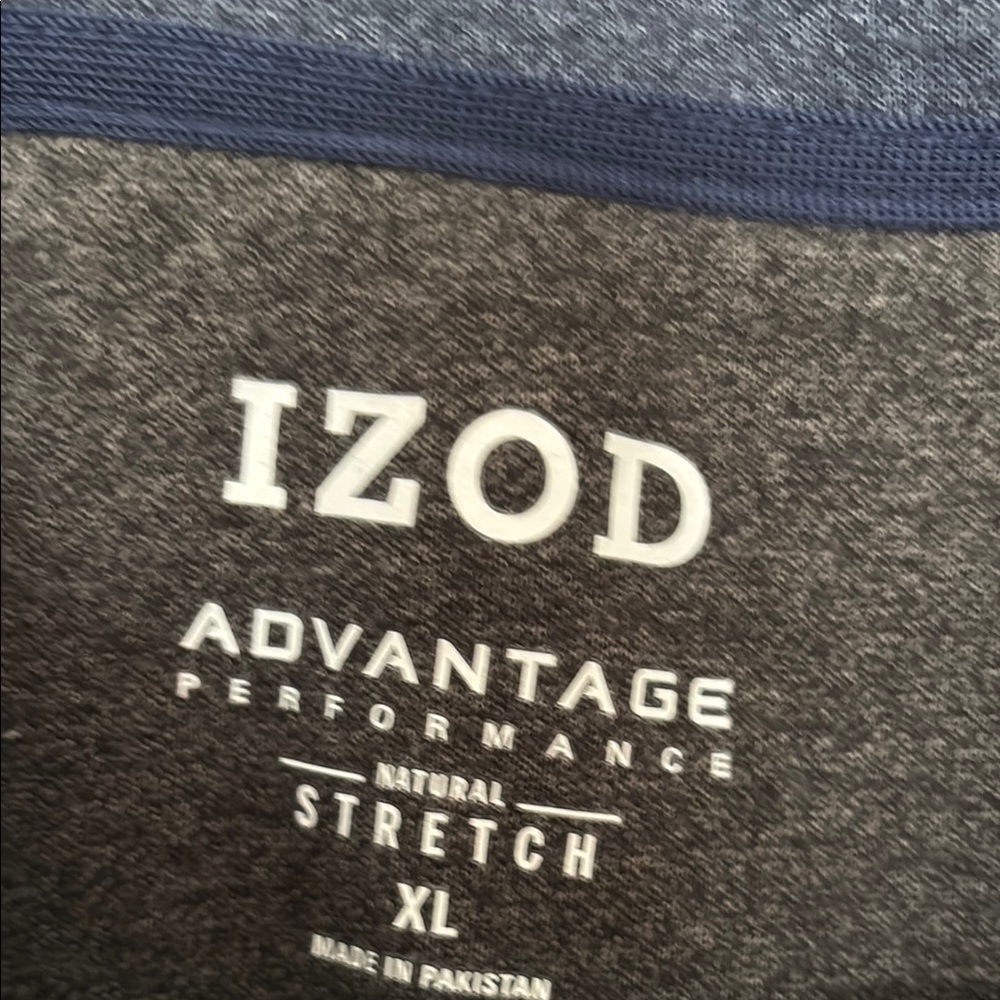 IZOD Men's Beige and Navy Sweater - Picture 3 of 7
